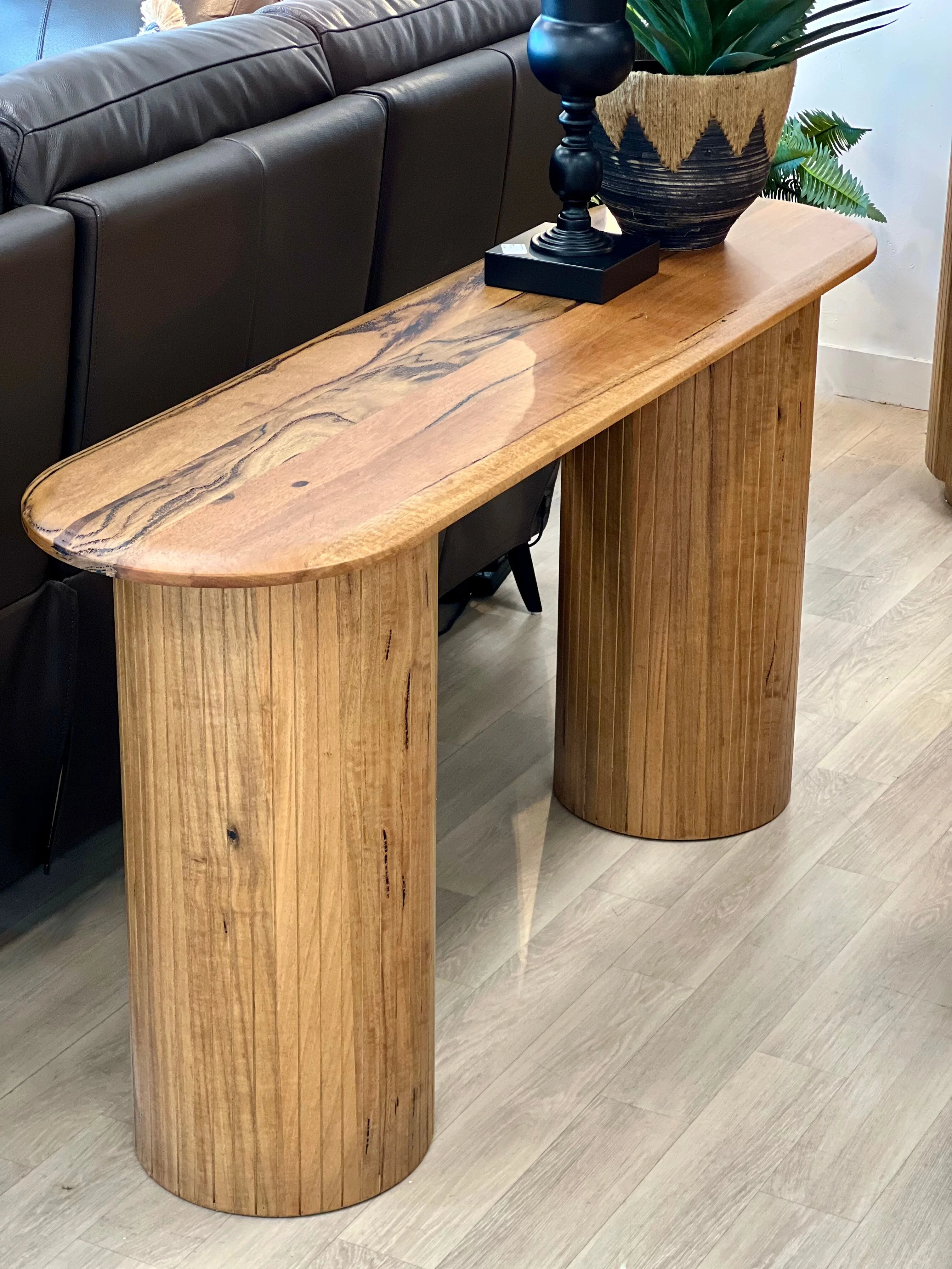 Fremantle Hall Table - Image 3