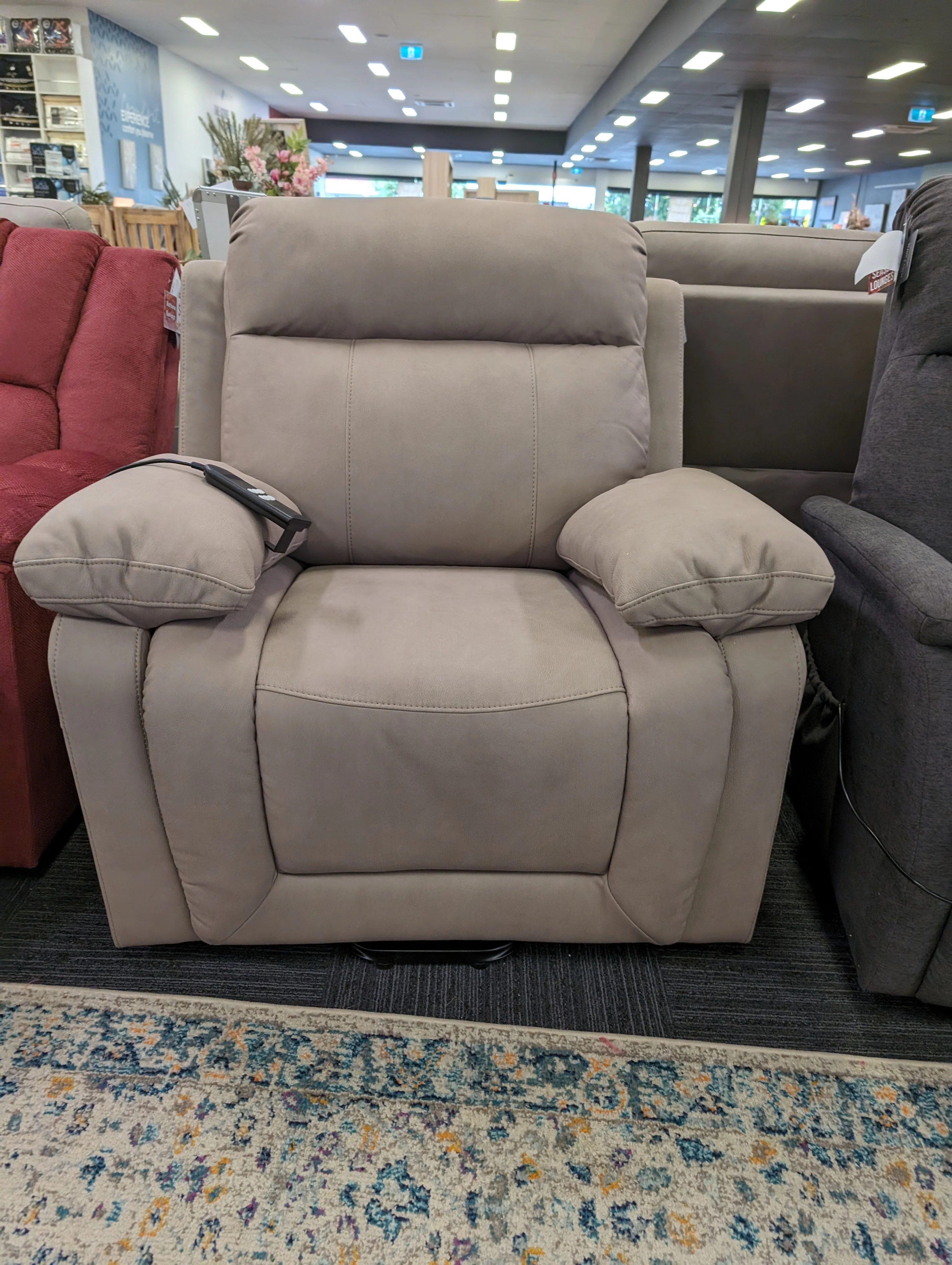 Georgia Lift Chair - Image 3