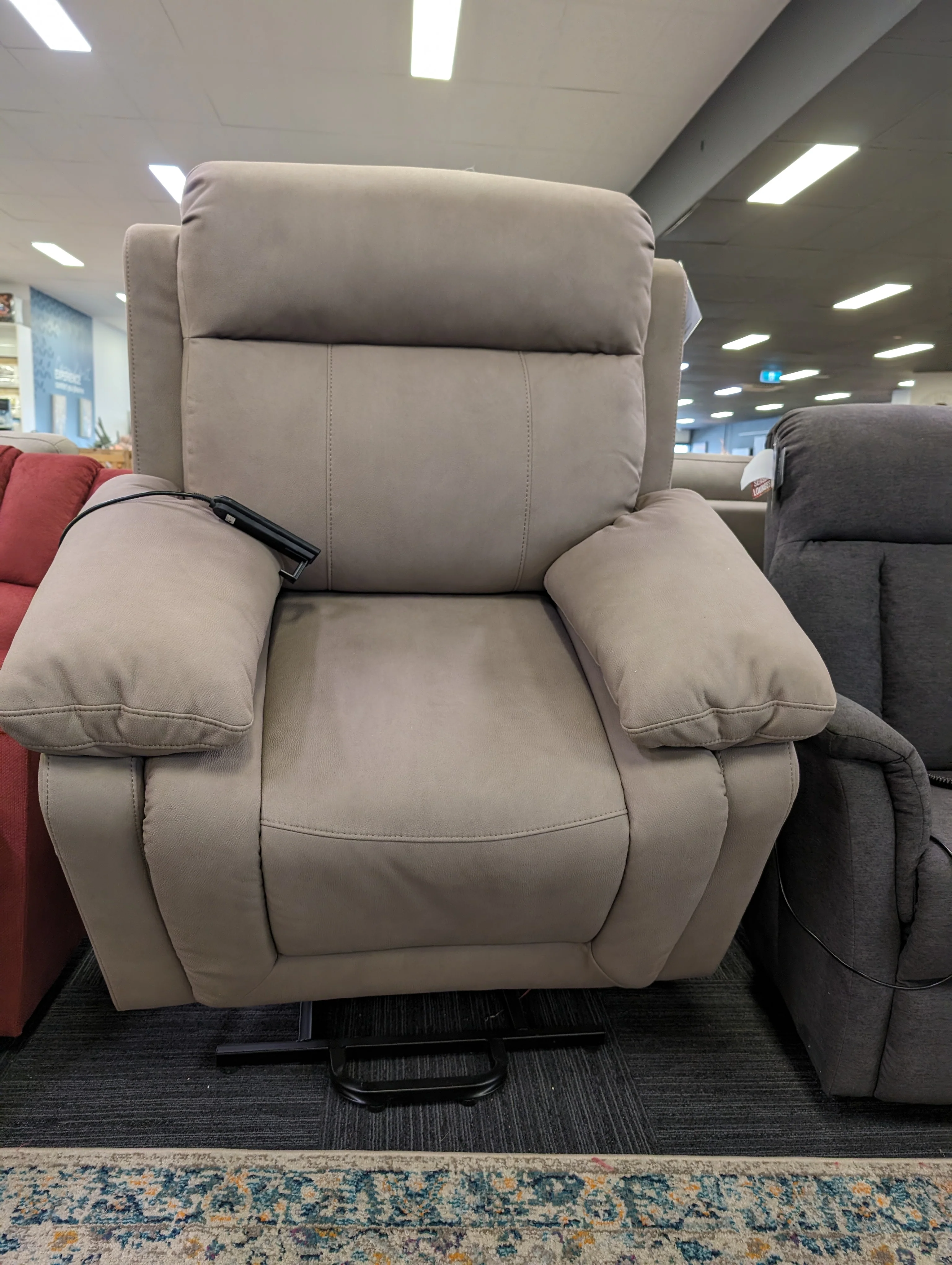 Georgia Lift Chair - Image 4
